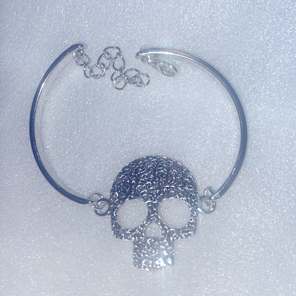 Silver Skull Bracelet - Picture 3 of 3